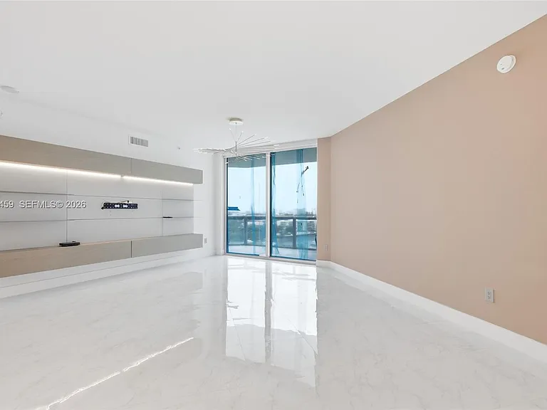 17301 Biscayne Blvd #1008 — Photo 5