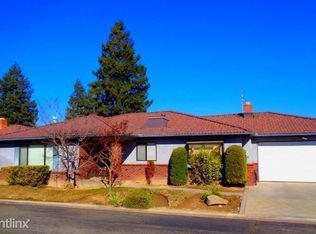 928 E Fallbrook Ave, Fresno, CA