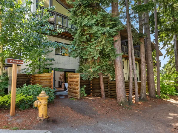 203 Madrona Way NE, Bainbridge Island, WA 98110