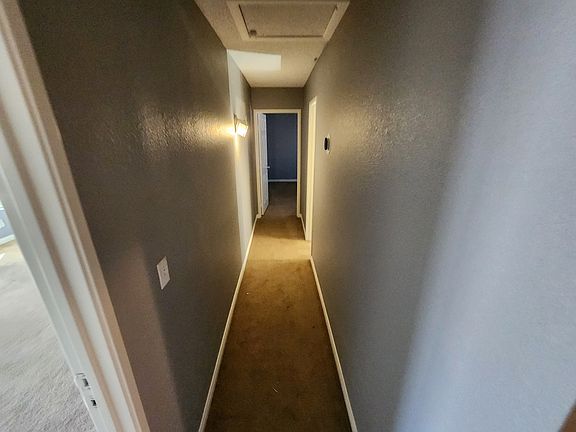 3rd image of 3972 Voxna St