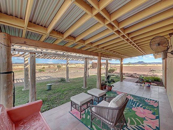 4th image of 237 Sendero Horse Thief Rd