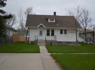 704 Cheyenne Ave, Hemingford, NE 69348