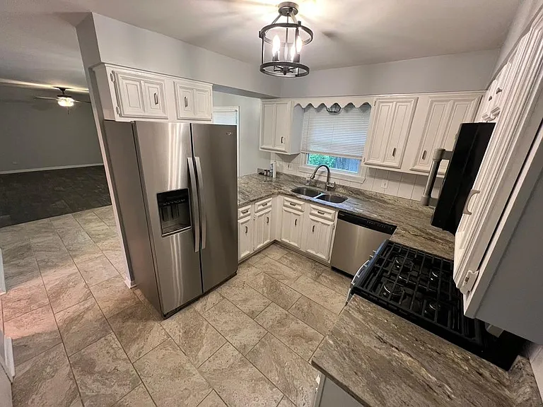 19 Woodridge Ln — Photo 3