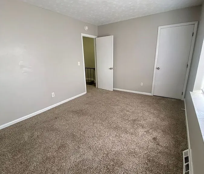 1492 Indianola Ave #7 — Photo 13