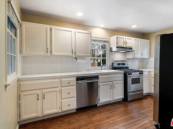 4th image of 13504 Valleyheart Dr N