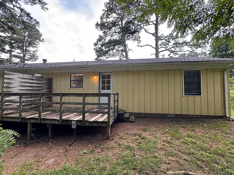 646 A & B Greenfield St — Photo 15