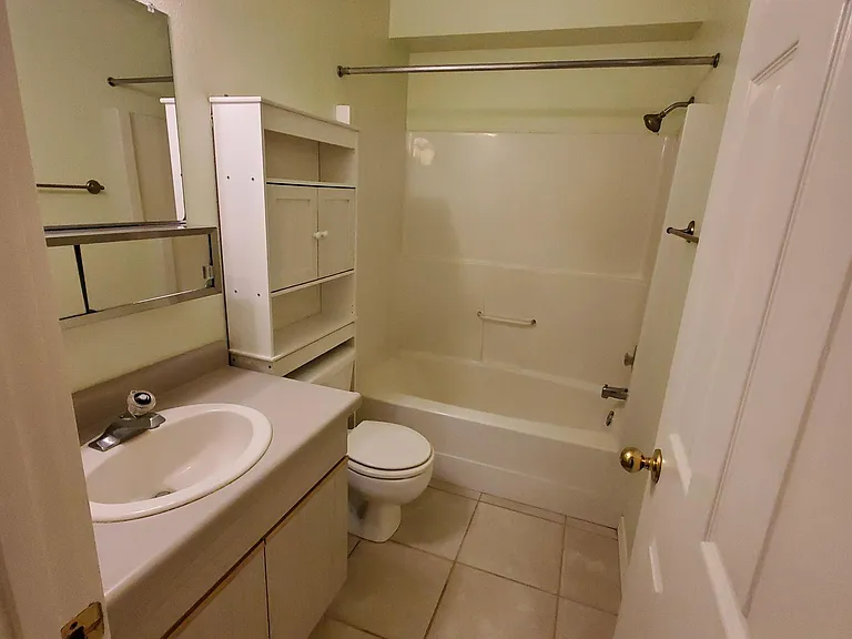 1645 NE Merman Dr — Photo 12