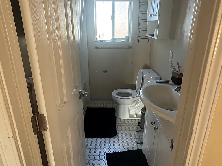 223 Poplar St — Photo 9