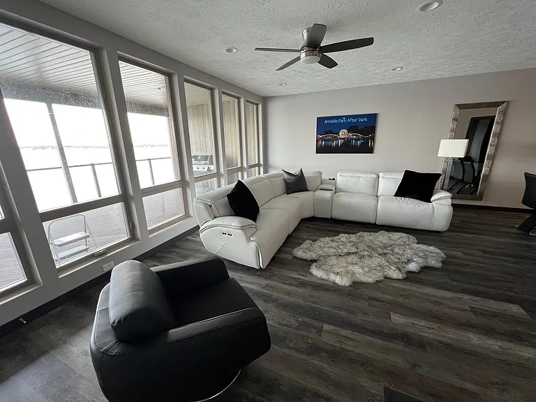 570 Linden Dr #412 — Photo 4