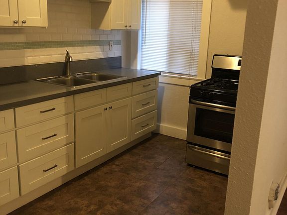 3rd image of 661 Shatto Pl APT 205