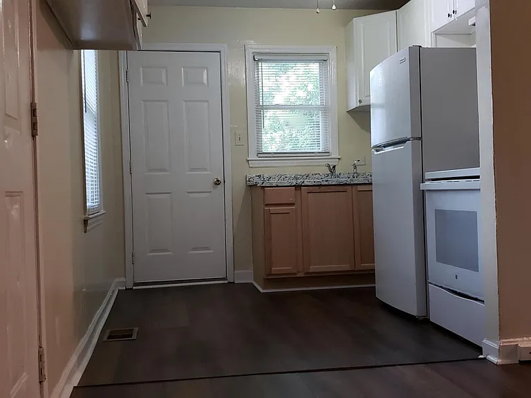 100 Crestway Cir #1 — Photo 9