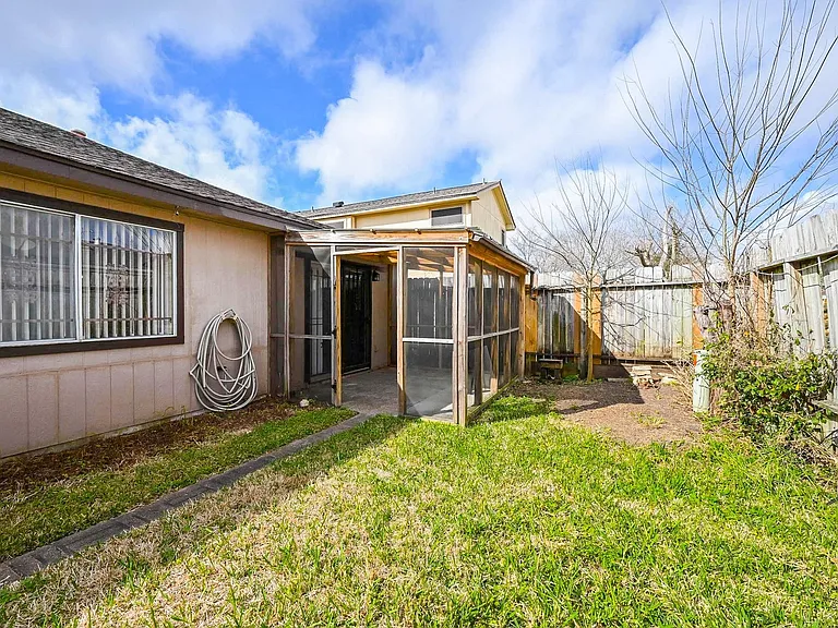 7918 Chancel Dr — Photo 25