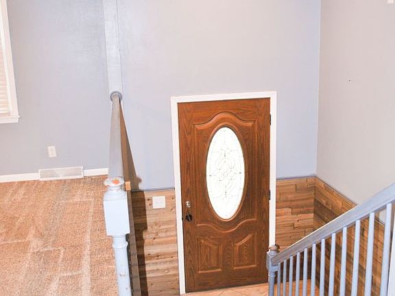 2nd image of 902 Albert St
