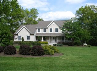28 Sleepy Hollow Dr, Oak Ridge, NJ 07438