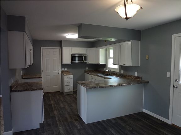 5th image of 371 Pheasant Run Dr