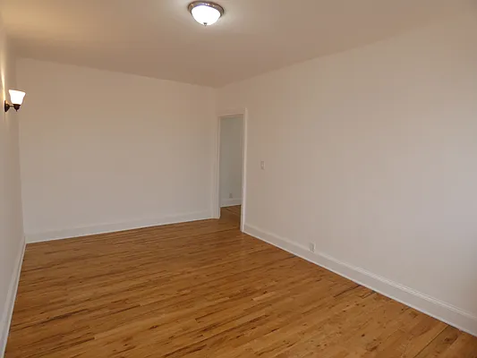 Rented by Karten Real Estate Services LLC | media 20