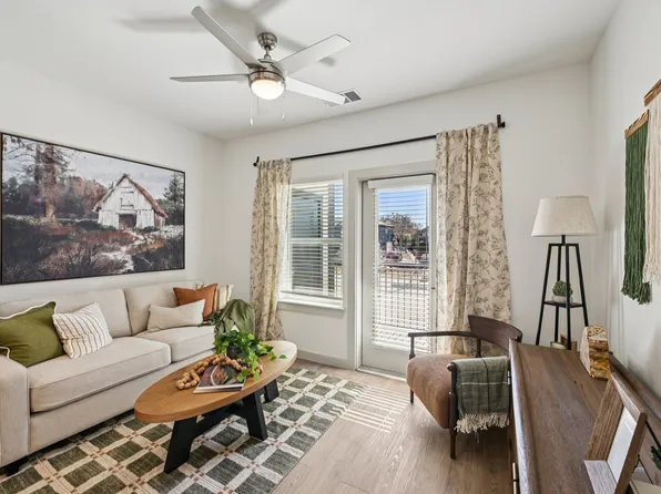 Huntington Place Seniors Garland