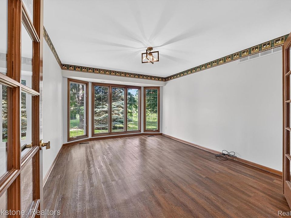 11390 Silverlake Ct, photo 21