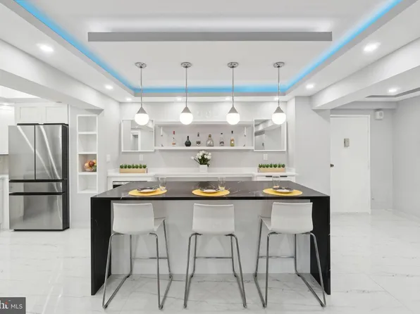 4201 Cathedral Ave NW APT 122E, Washington, DC 20016