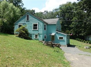 44 Forest Dr, Sandy Hook, CT 06482