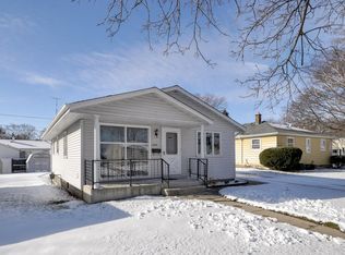 2606 W Crescent St, Racine, WI 53403