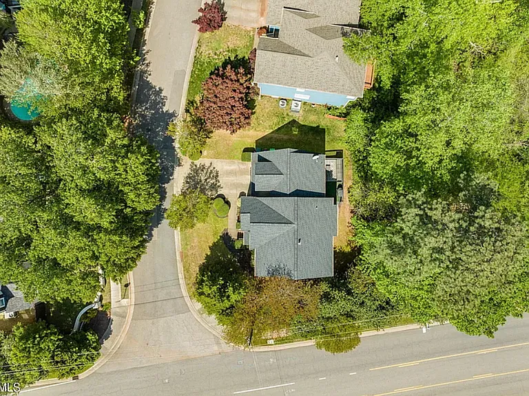 8100 Knebworth Ct — Photo 13