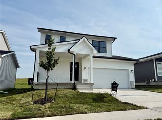 1715 Gordon Ct, Norwalk, IA 50211