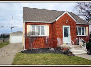 20 Meaford Rd, Cheektowaga, NY 14215