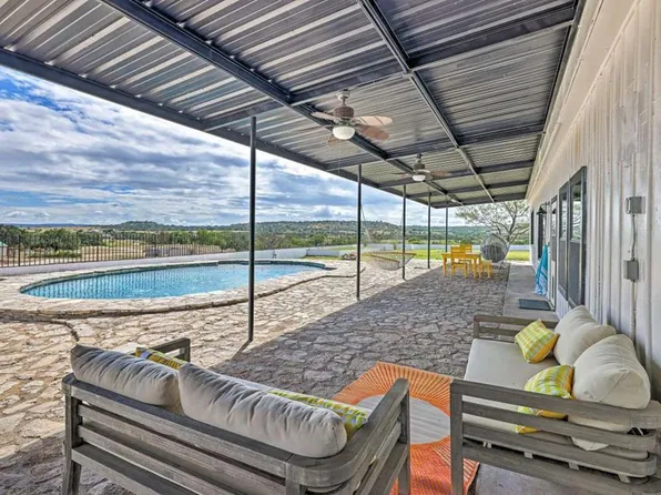 2363 Usener Rd, Fredericksburg, TX 78624