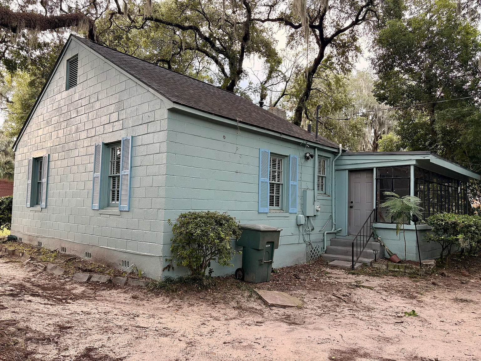 3 bed, 1210 sqft, $1,800 — Photo 2