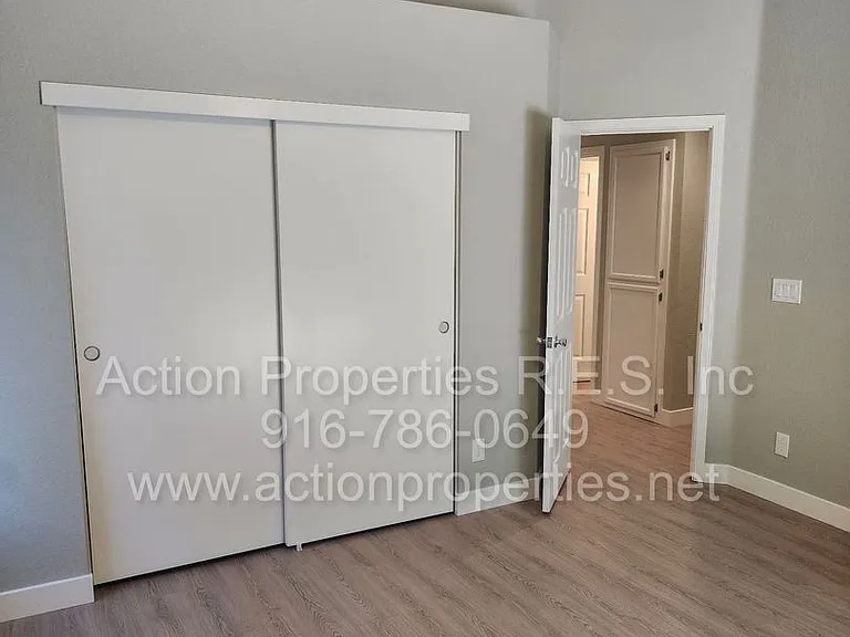 1057 Shenencock Way — Photo 16