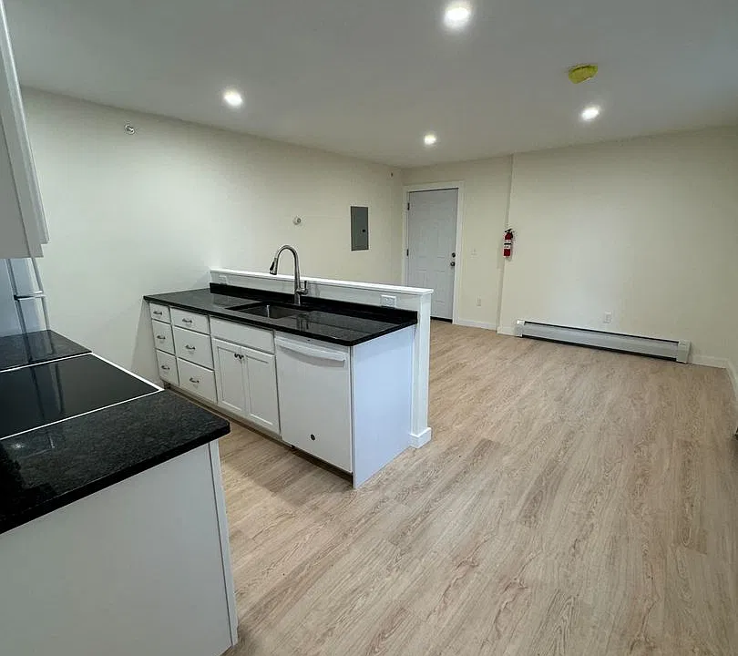 4 Chester Rd