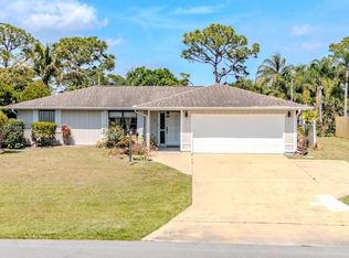 621 SE Voltair Ter, Port Saint Lucie, FL 34983