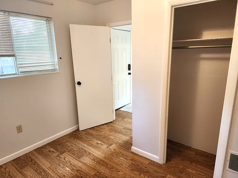 3884 N West River Rd — Photo 11