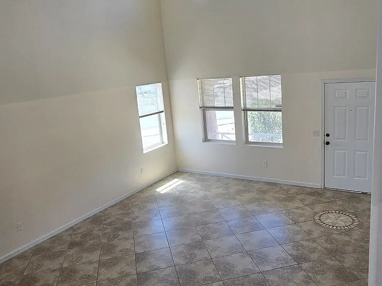 2611 W Gypsum Ave — Photo 1