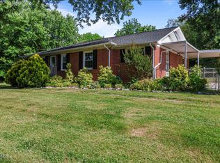 744 S Austin Springs Rd, Johnson City, TN 37601