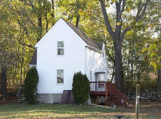 18 1/2 Hobart St, Westerly, RI 02891