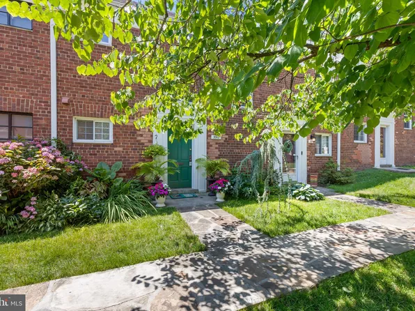 3312 Martha Custis Dr, Alexandria, VA 22302