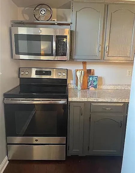 917 Madison St #209 — Photo 10