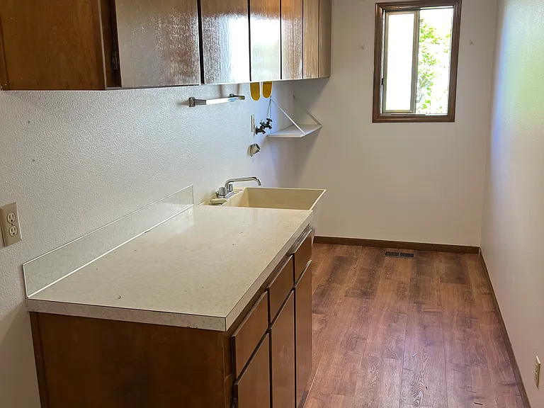 405 McKinley St SE — Photo 9