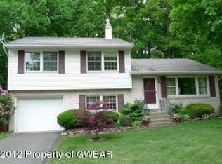 65 Yorktown Rd, Mountain Top, PA 18707