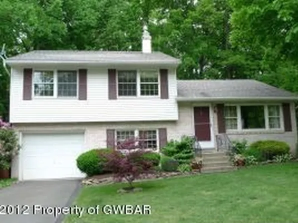 65 Yorktown Rd, Mountain Top, PA 18707
