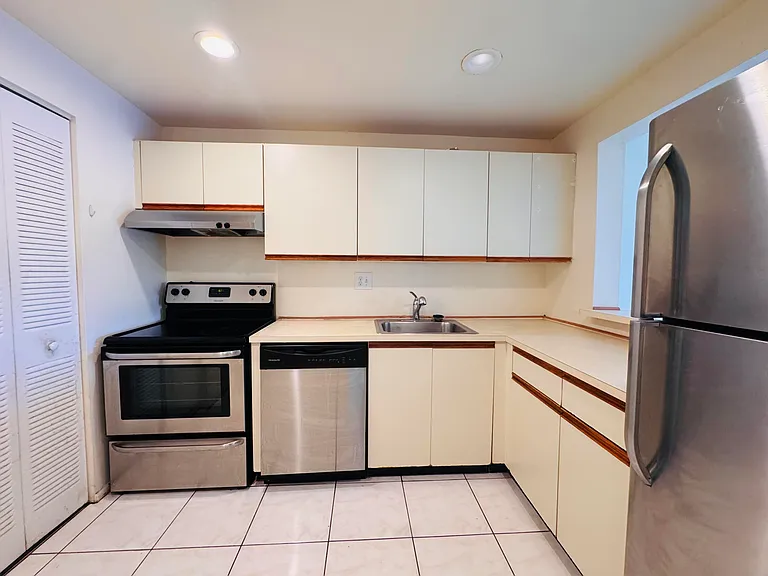 8025 Colony Cir S #203 — Photo 33