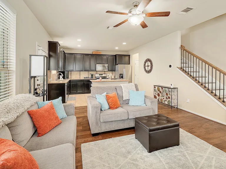 2105 Town Centre Dr #48 — Photo 3