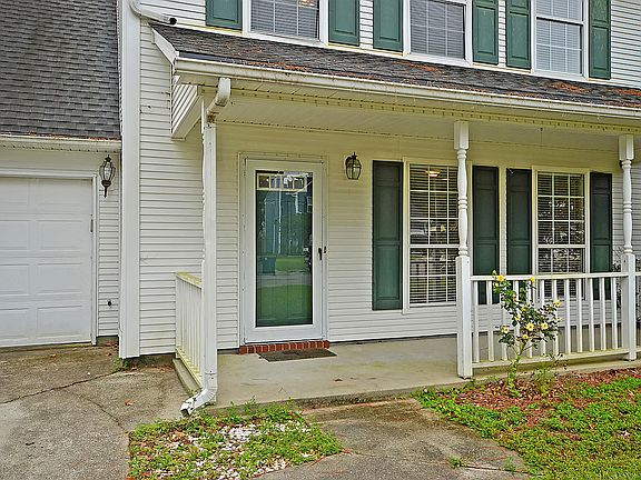 4th image of 8615 Aurora Dr