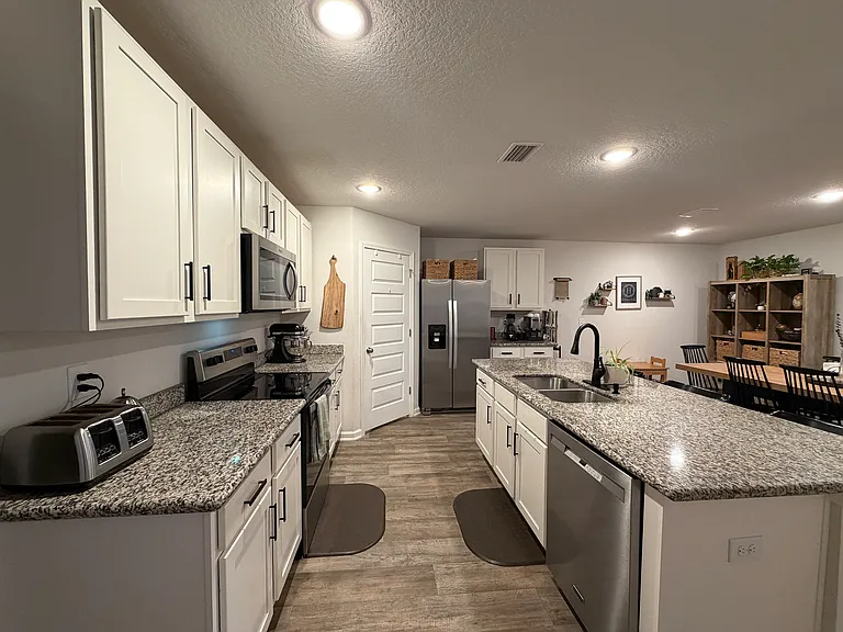 5699 Guinevere Ln — Photo 11