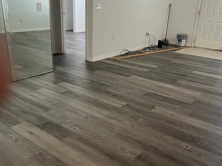 644 E Rosewood Ln — Photo 3