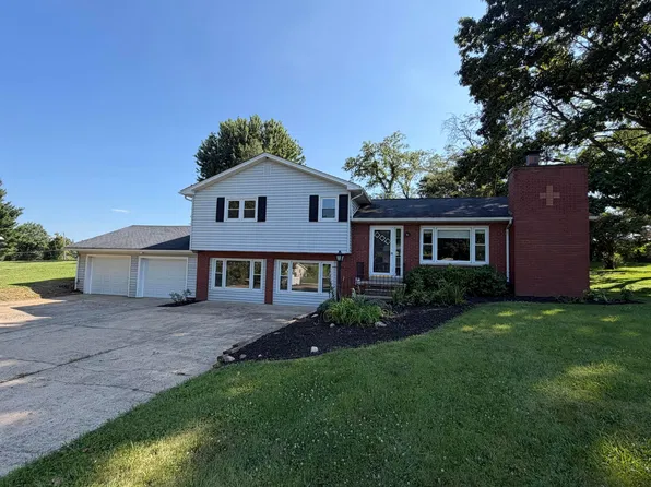 3228 Meadowbrook Dr NE, Lancaster, OH 43130