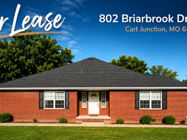 802 Briarbrook Dr — Photo 1