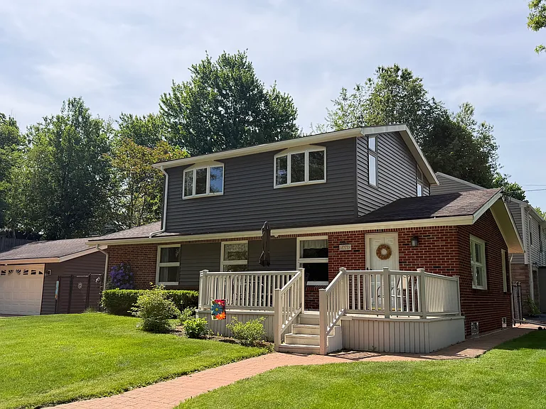 Gates Dr — Photo 2